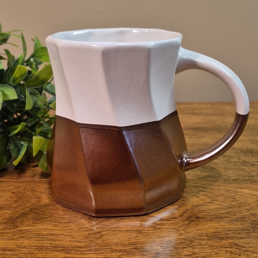 LA ROCHELLE White & Metallic Brown 'Geometric Twist' Large Capacity Ceramic Mug